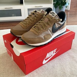 Brand New Unisex Nike Air Pegasus 83 Khaki 10M/11.5W (28cm/28.5cm)